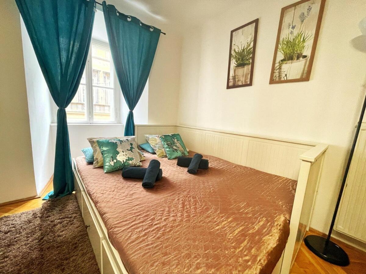 N1 In Heart Of Pest Apartamento